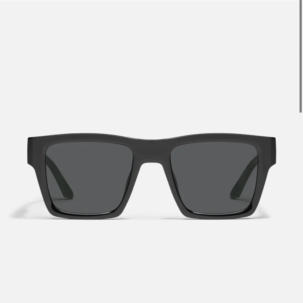 NWT QUAY FAST LANE SUNGLASSES